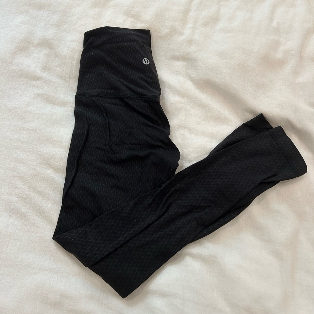 black patterned lululemon align leggings